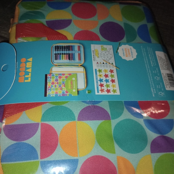 Mondo Llama Art Travel Case - Picture 2 of 3